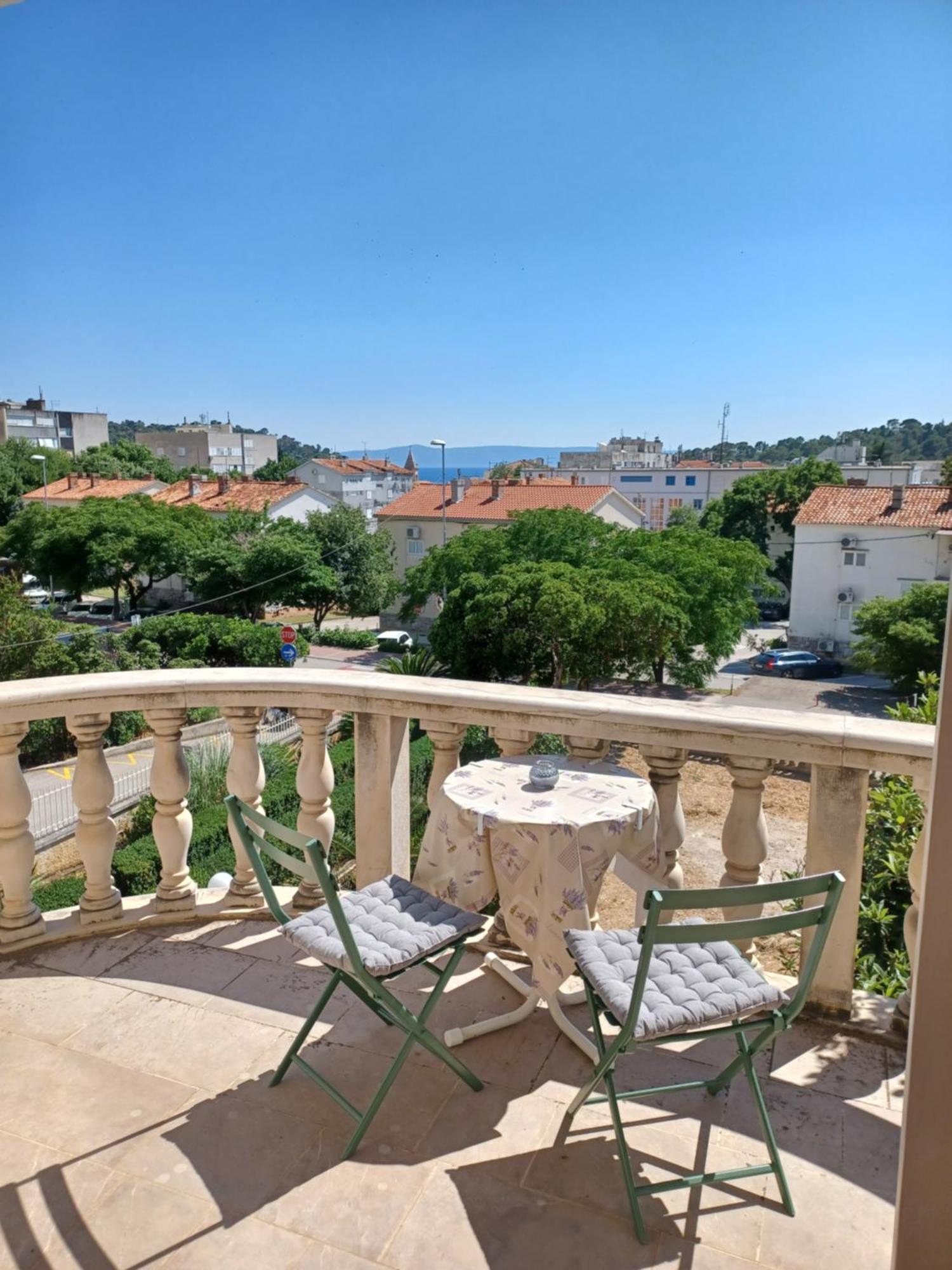 Apartments Emilija Makarska Ruang foto