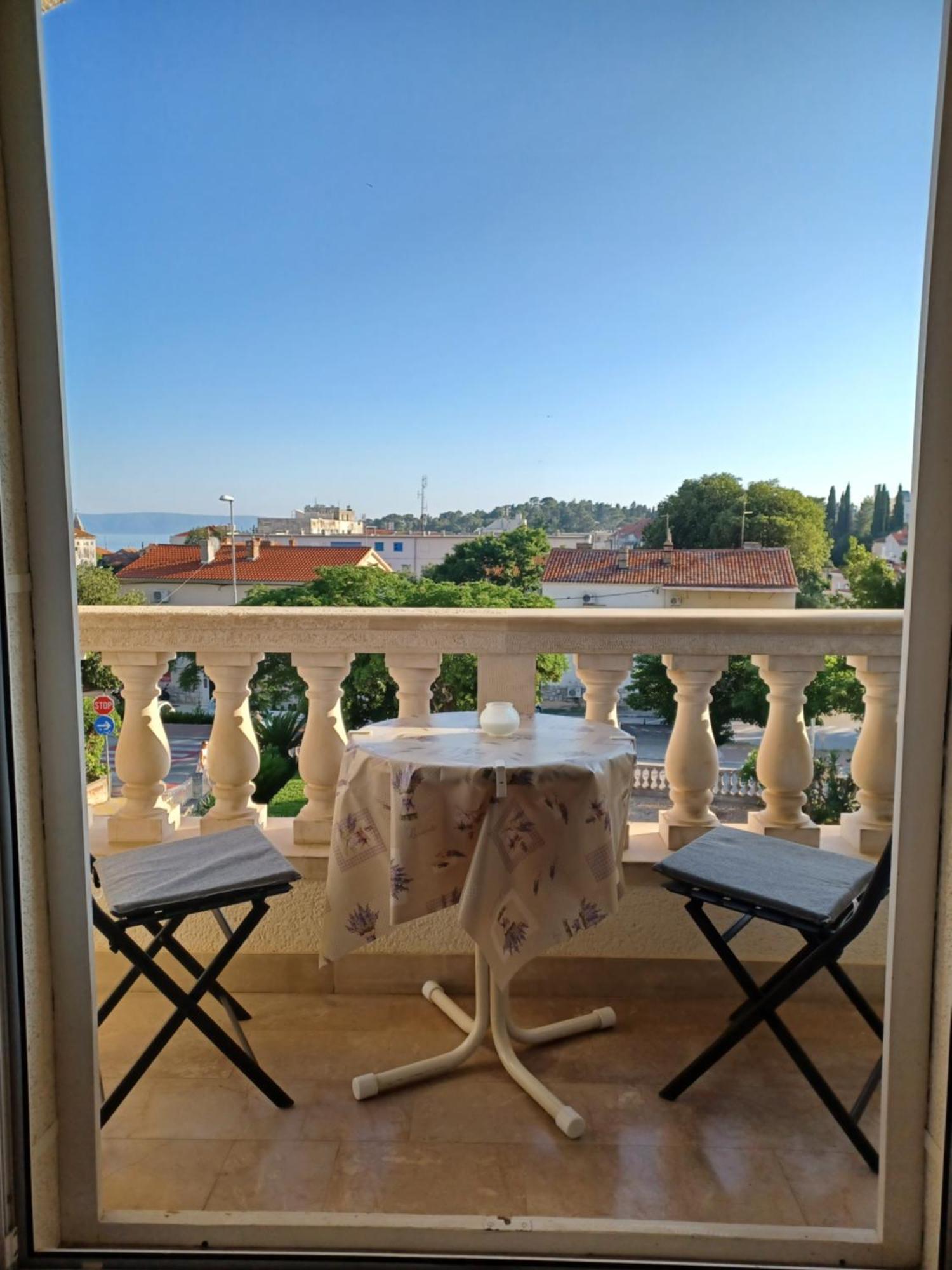Apartments Emilija Makarska Ruang foto